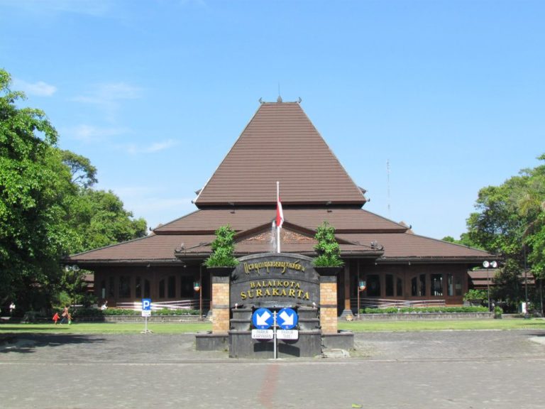 Keputusan Solo KLB Corona Diapresiasi YLKI, Jokowi Belum Putuskan KLB Nasional  