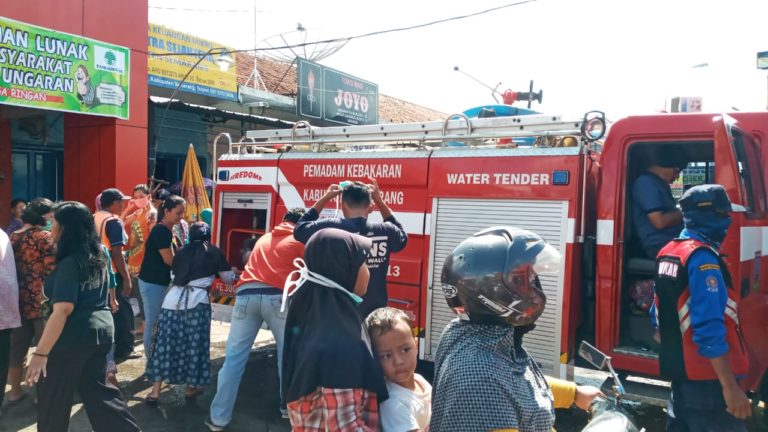 Relawan Kabupaten Semarang Gerak Cepat, Semprot Desinfektan dan Bagikan 4.250 Masker