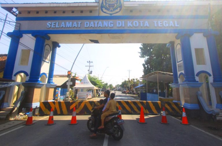 PSBB Kota Tegal Dinilai Kurang Persiapan, Lalu Lintas Sejumlah Jalan Tersendat