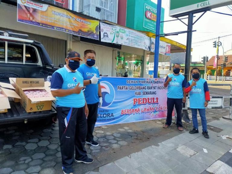 Partai Gelora Kabupaten Semarang Peduli Covid-19, Bagikan Masker dan Jus Jambu