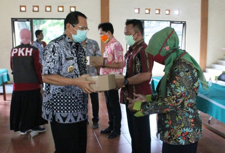 Hindari Kerumunan, Bantuan Sembako Warga akan Diantar ke Rumah
