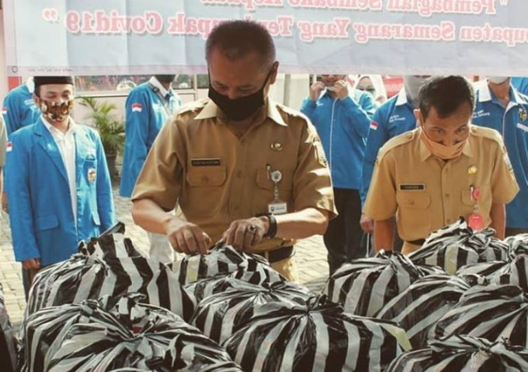 KNPI Bagikan Paket Sembako kepada 399 Pemuda Terdampak Covid-19