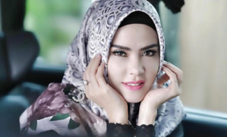 Angel Lelga Ungkap Masa Sulit Saat Mualaf: Butuh 10 Tahun Diterima Keluarga