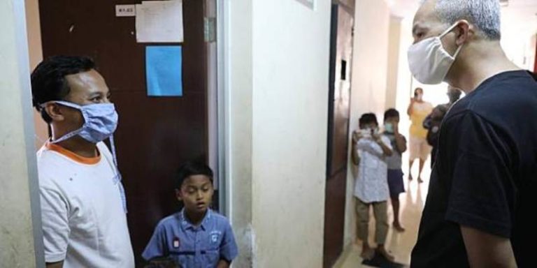 Penghuni Rusunawa Gedanganak Curhat ke Ganjar, Sudah Dua Bulan Tidak Gajian