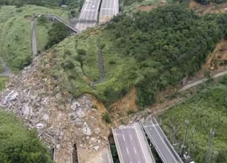 Satlantas dan KemenPUPR Klarifikasi Hoax Foto Tol Ungaran Tertimbun Bukit