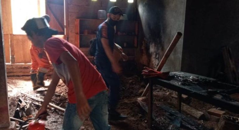 Lebaran Hari Pertama, Rumah Warga Pabelan Terbakar Lebaran Hari Pertama, Rumah Warga Pabelan Terbakar