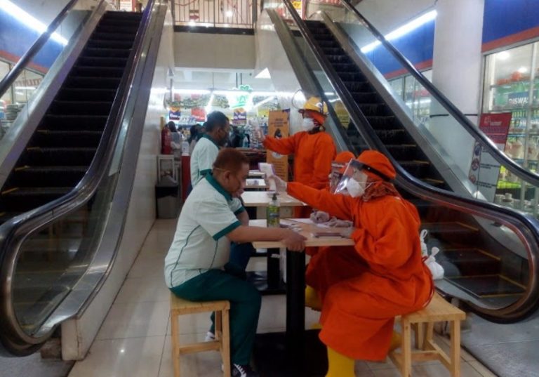 Rapid Test Lima Karyawan Reaktif, Swalayan Luwes Langsung Ditutup