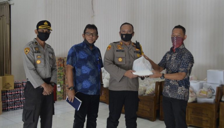 PDAM Kabupaten Semarang Salurkan Zakat Melalui Polres Semarang