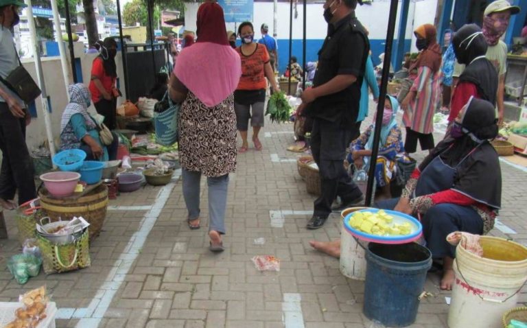 Jaga Jarak Pasar Tradisional Kota Tegal Diperpanjang