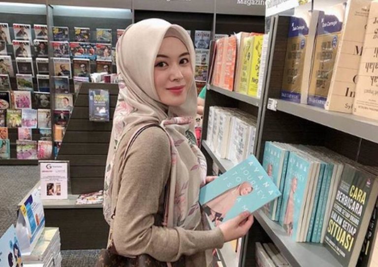 Ayana Moon Mantan Girlband Korsel Mualaf, Didoakan Berjodoh dengan UAS