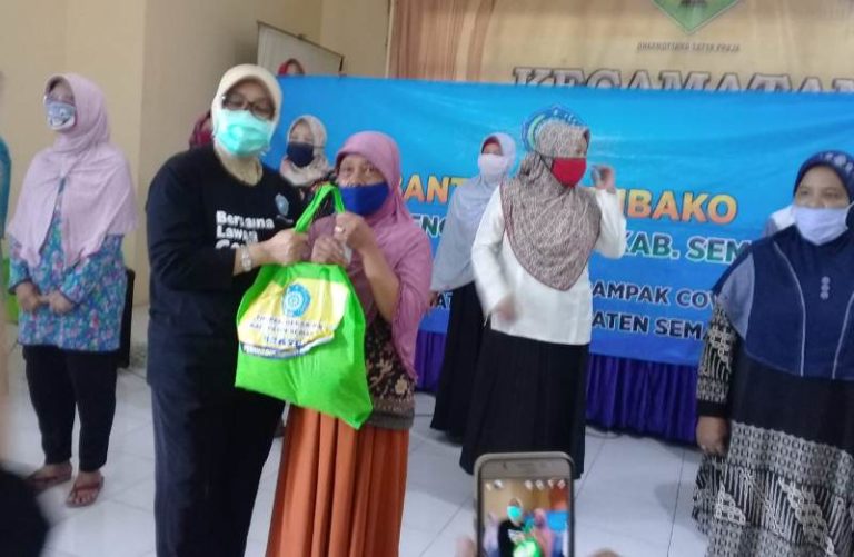 Tim Penggerak PKK Kabupaten Semarang Bagikan 1.900 Paket Sembako dari APBD
