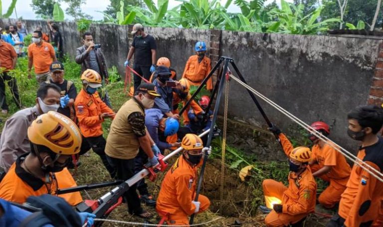 Cari Belalang di Kebun, Warga Pudakpayung Semarang Tewas Terjebur Sumur