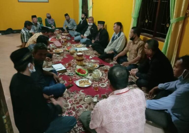 Seluruh Ketua RT dan RW Dusun Daleman Mundur, Kades Tuntang: Sudah Selesai, Hanya Miskomunikasi Seluruh Ketua RT dan RW Dusun Daleman Mundur, Kades Tuntang: Sudah Selesai, Hanya Miskomunikasi