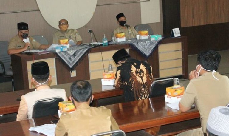 Pengurus Ponpes Minta Pemkab Fasilitasi Kebutuhan Santri dan Ustad Pengurus Ponpes Minta Pemkab Fasilitasi Kebutuhan Santri dan Ustad