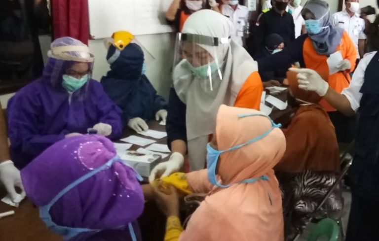 Dinkes Rapid Test Seluruh Klaster Pasar Kobong, Satu Pedagang PDP Asal Ungaran Timur Meninggal