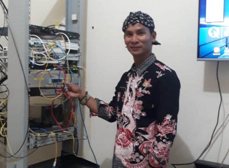 BUMDes Desa Kadirejo Pabelan Kembangkan Telkom Mini Pertama di Indonesia