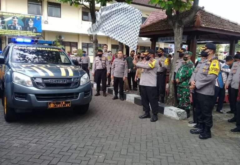 Lepas Pemberangkatan Baksos Polres Semarang, Wakapolda Jateng Sampaikan Amanat Kapolri Lepas Pemberangkatan Baksos Polres Semarang, Wakapolda Jateng Sampaikan Amanat Kapolri