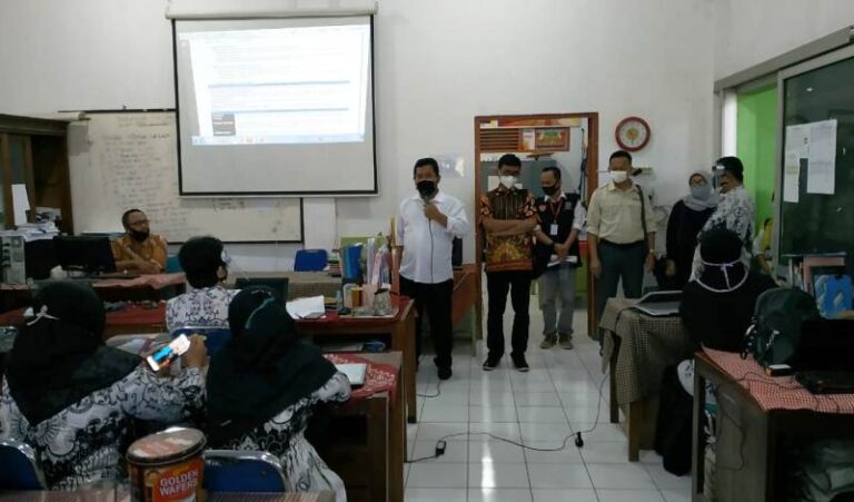 Besok Mulai Tahun Ajaran Baru Siswa SMP, Sekolah tak Siap Protkes Dilarang KBM Langsung