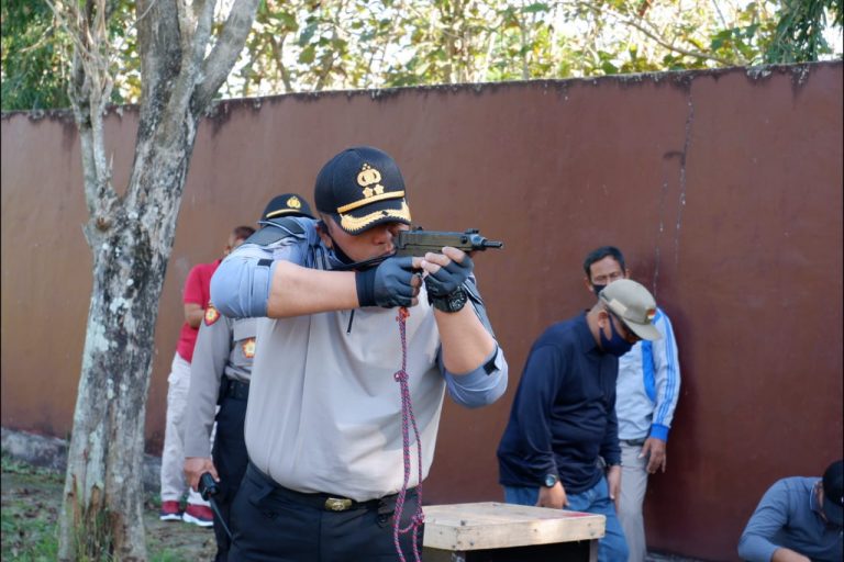 Cegah Kesalahan Prosedur Penggunaan Senpi, Polres Semarang Gelar Latihan Menembak