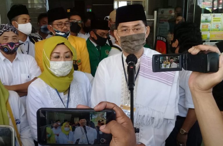 Pasangan Bison Resmi Mendaftar KPU, Andalkan Program “Kartu Biso” Pasangan Bison Resmi Mendaftar KPU, Andalkan Program “Kartu Biso”