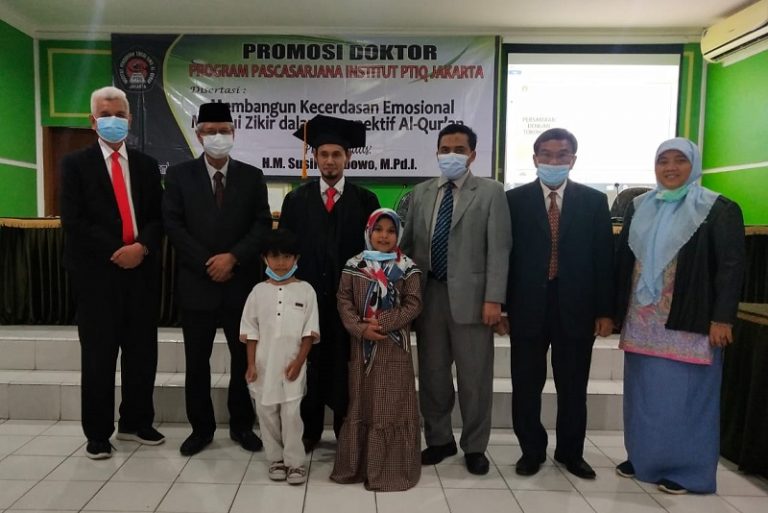 Moment Hari Ibu Berkesan Bagi UGB, Raih Gelar Doktor Ilmu Tafsir Alquran di PTIQ