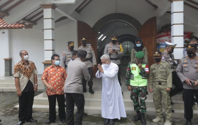 cek gereja