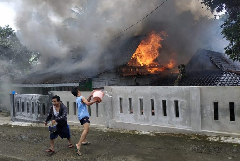 Terbakar 30 Menit, Rumah Warga Kauman Lor Pabelan Tinggal Rangka