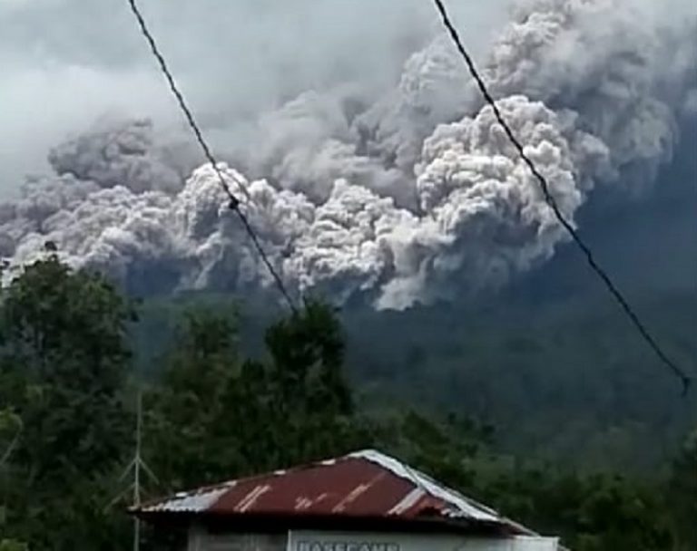 Letusan Merapi Lebih Tebal, Warga Boyolali Dengar Pepohonan Bersuara Kemresek