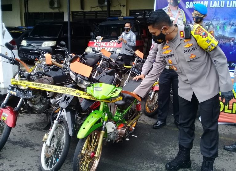 Balapan Liar di Ungaran Disergap, Petugas Amankan Motor Bodong dan Sajam