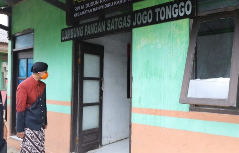 Ganjar Puji Jogo Tonggo Desa Banyubiru: Kreatif dan Nyata Gotong Royong