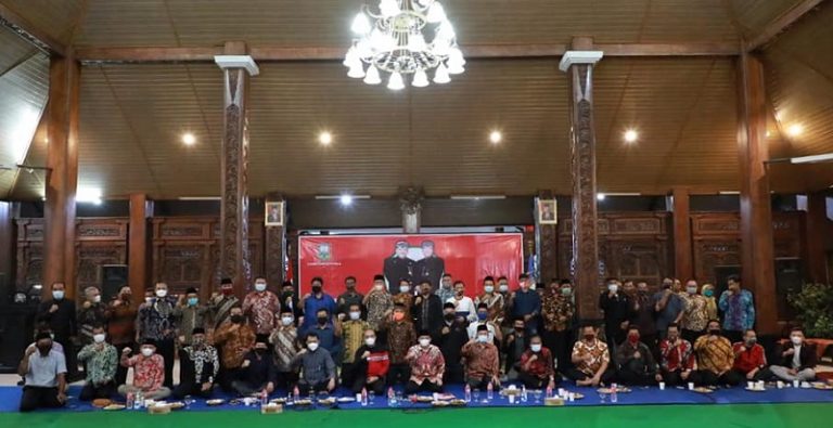 Awali Ngopi Bareng, Bupati Ngesti Nugraha Ajak Hamong Projo Gerakkan UMKM Lokal