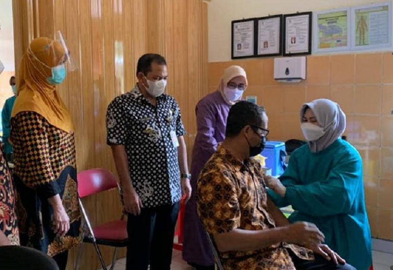 Empat Sekolah Bakal Ikuti Uji Coba PTM, 395 Guru Divaksinasi Covid-19