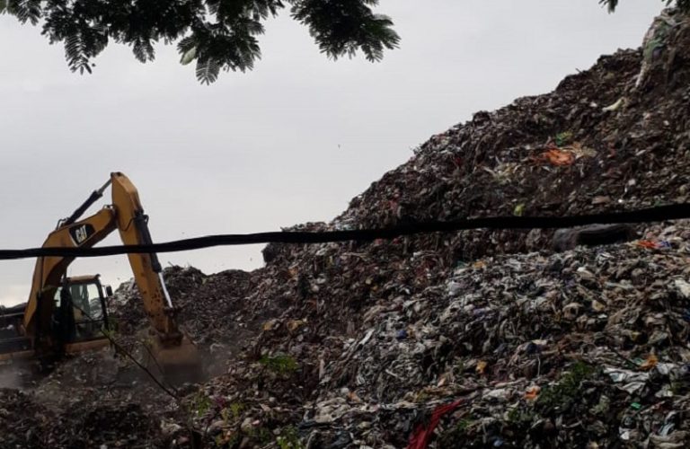Mengolah Sampah Hulu Solusi Mengurangi Tumpukan Sampah di TPA Blondo
