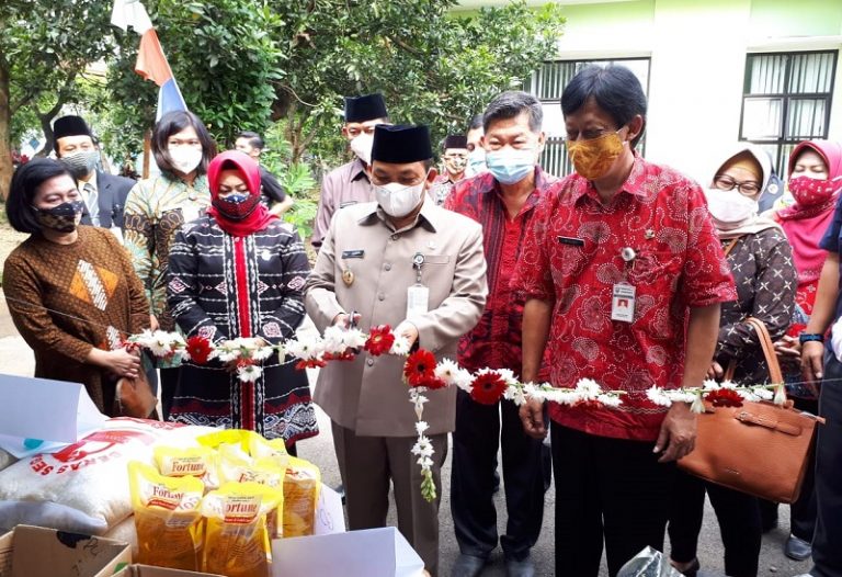 Buka Pasar Mitra Tani Dispertanikap, Bupati Minta Akses Pemasaran Produk Lokal Diperluas