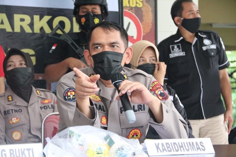 2 Kompol, 1 AKP, 2 Brigadir Polisi Jateng Kena OTT Percaloan Seleksi Bintara