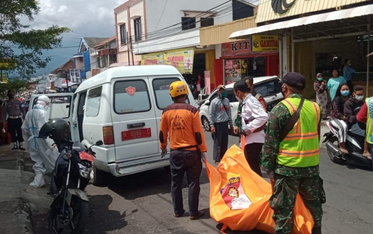 Diduga Serangan Jantung, Warga Wirogomo Banyubiru Meninggal Depan Toko