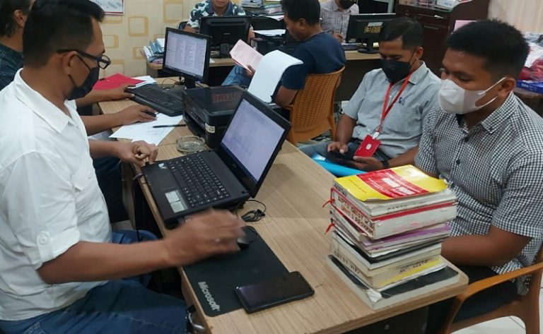 Sakit Hati Cinta Diputus Sepihak, Pemuda Bringin Sebar Foto Syur Mantan Pacar