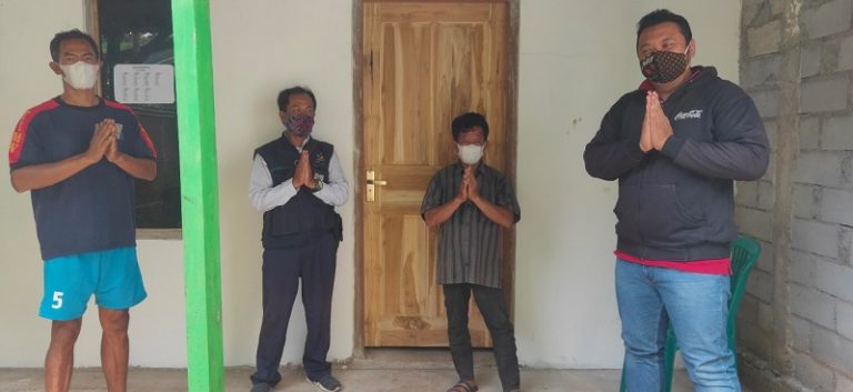 CCEP Indonesia Gotong Royong Bantu Perbaikan Rumah Warga Kurang Mampu