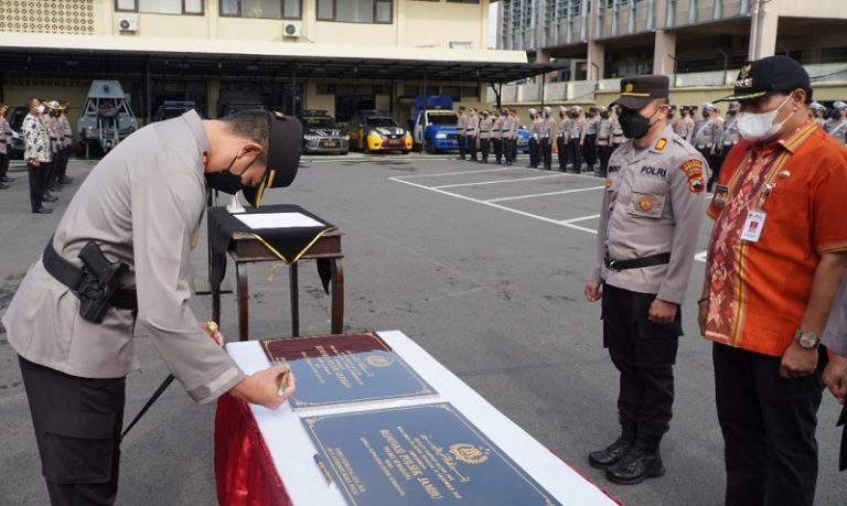 Tutup Operasi Lilin Candi 2022, Kapolres Semarang Beri Penghargaan Personil