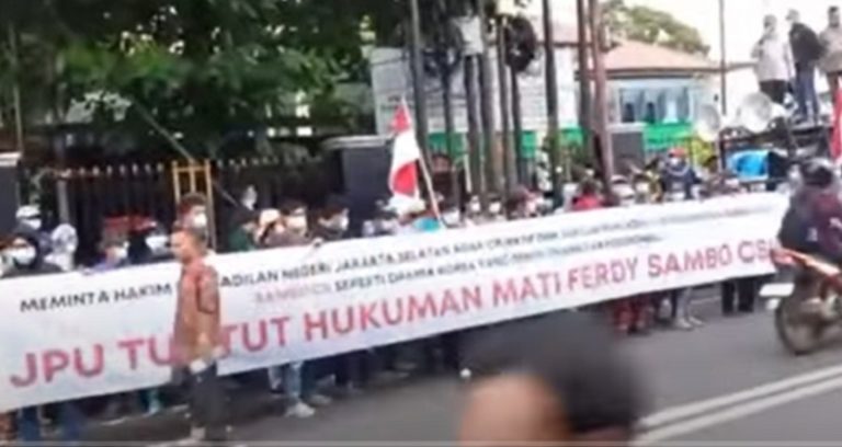 Massa Demo Tuntut Sambo Dihukum Mati, Pakar Hukum: Sulit Dihindari