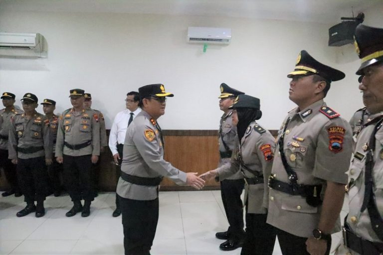 Disebabkan Hujan, Sertijab Sejumlah PJU Polres Semarang Dipindah