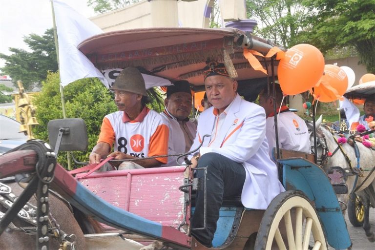 Moment Serba Angka 8, PKS Kabupaten Semarang Daftarkan Bacaleg Naik 8 Andong