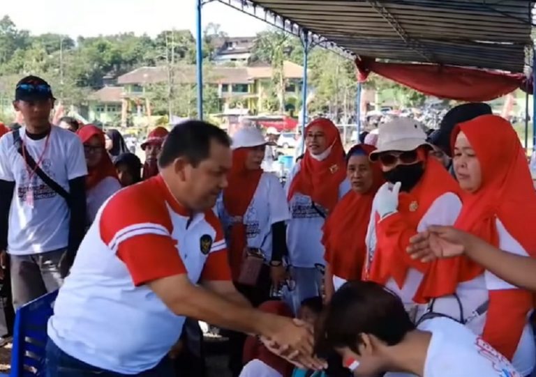 Ribuan Warga Keji dan Kalisidi Ungaran Barat Kompak Jalan Sehat