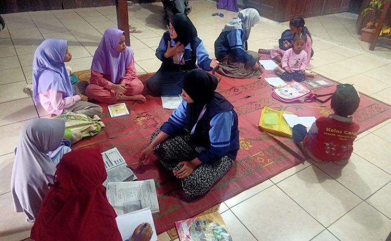 Wujudkan Visi Kemendikbud Cerdaskan Kehidupan bangsa, KKN UIN Walisongo Lakukan Pemerataan Bimbel dan TPQ di Desa Tlogo Tuntang