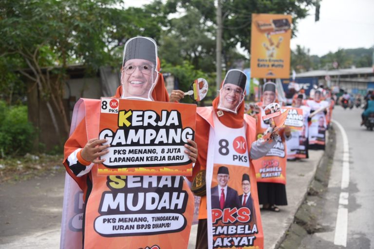 Sosialisasikan Caleg dan AMIN, PKS Kabupaten Semarang Flashmob di Lima Titik